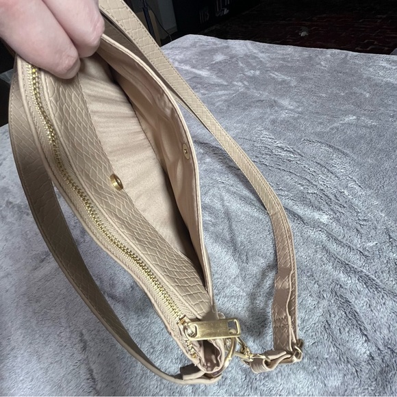 Fiorelli Neutral Beige Shoulder Bag with Adjustable Strap and Handle - Picture 7 of 8